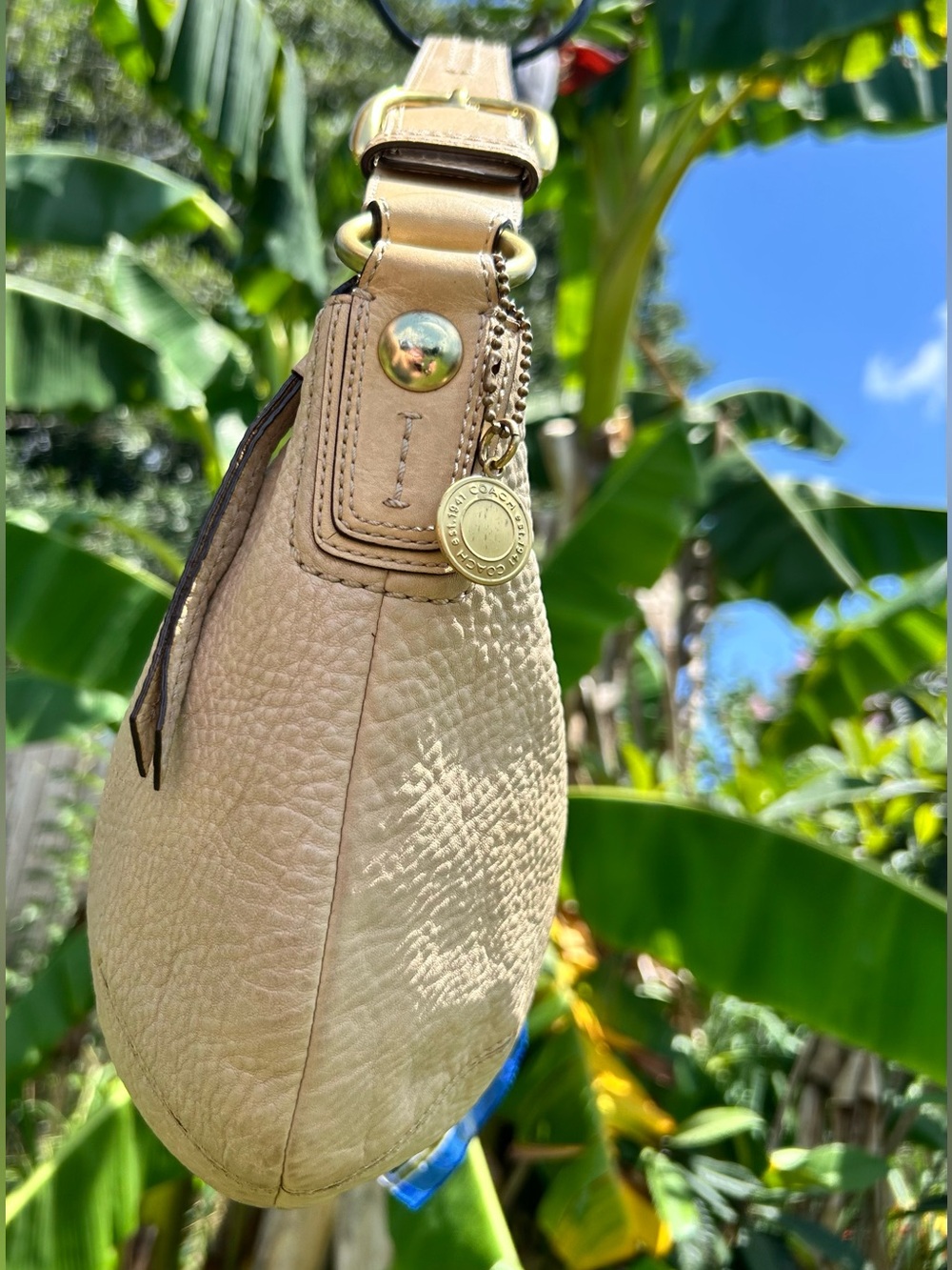 Neutral Beige Coach Soho Soft Milled Pebbled Leather Hobo Bag M0782-11838 - Picture 2 of 16